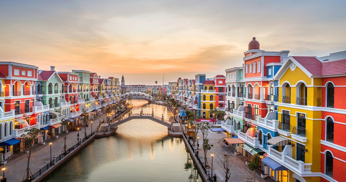 Grand World Phú Quốc and its colorful Venice canal